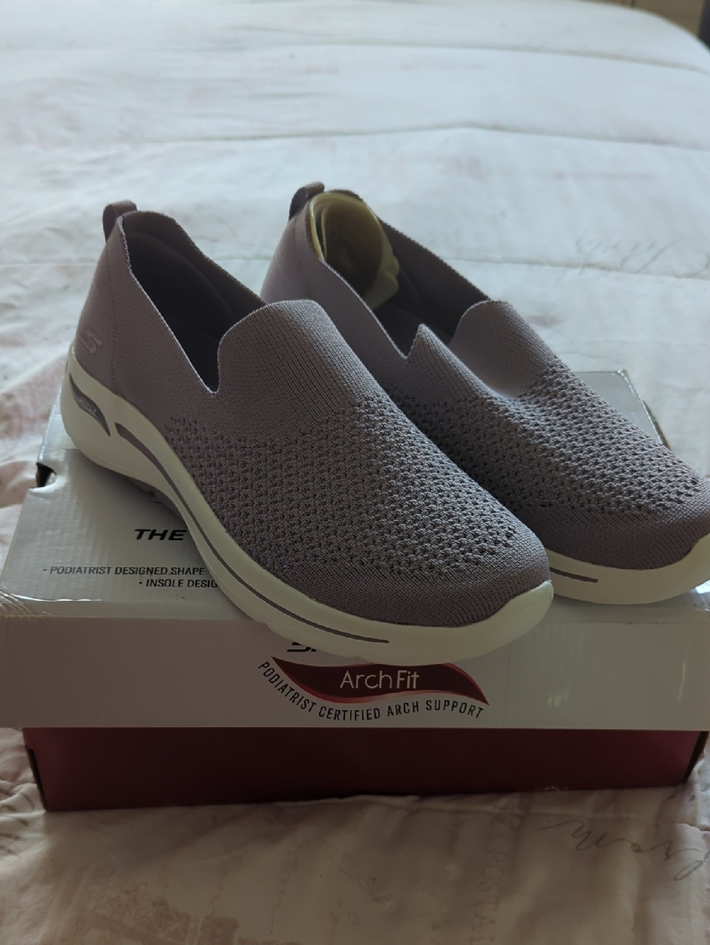 Sketchers ArchFit Support Women's Slip In Shoes New